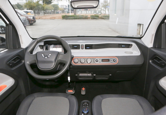 ماشین های الکتریکی HONGGUANG Mini SUV 120 ~ 170 کیلومتر برد رانندگی Wuling mini ev cars